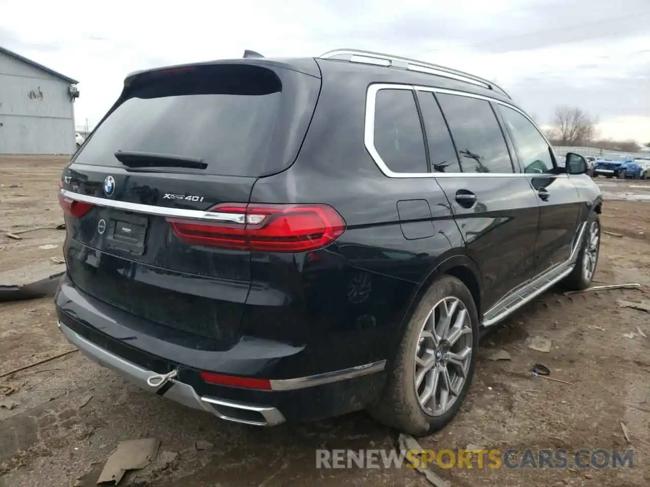 4 Photograph of a damaged car 5UXCW2C09N9J56154 BMW X7 2022