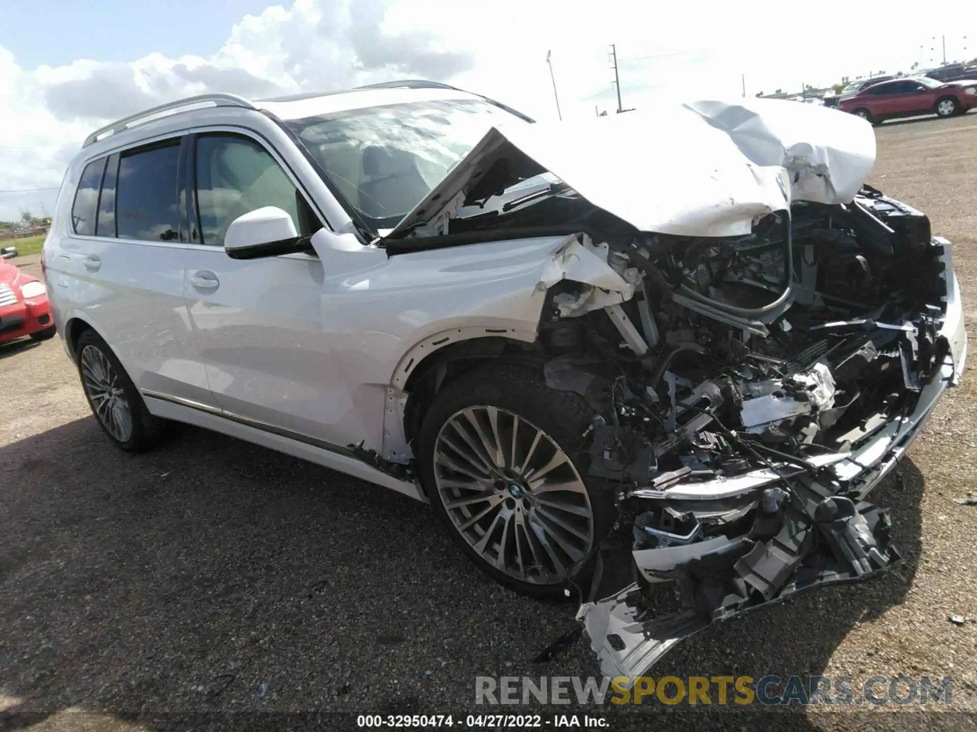 1 Photograph of a damaged car 5UXCW2C0XN9J38732 BMW X7 2022