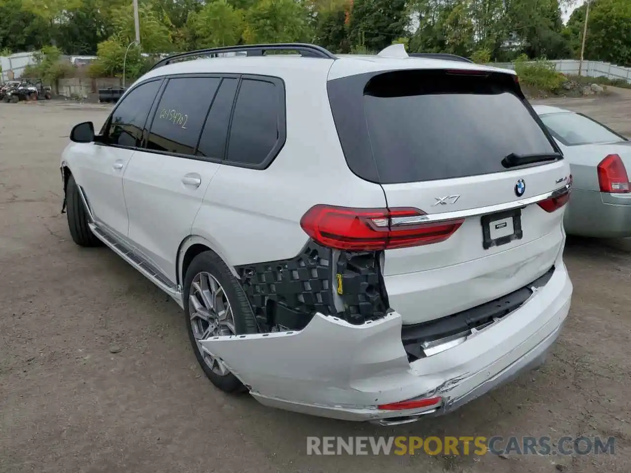 3 Photograph of a damaged car 5UXCW2C0XN9J48273 BMW X7 2022