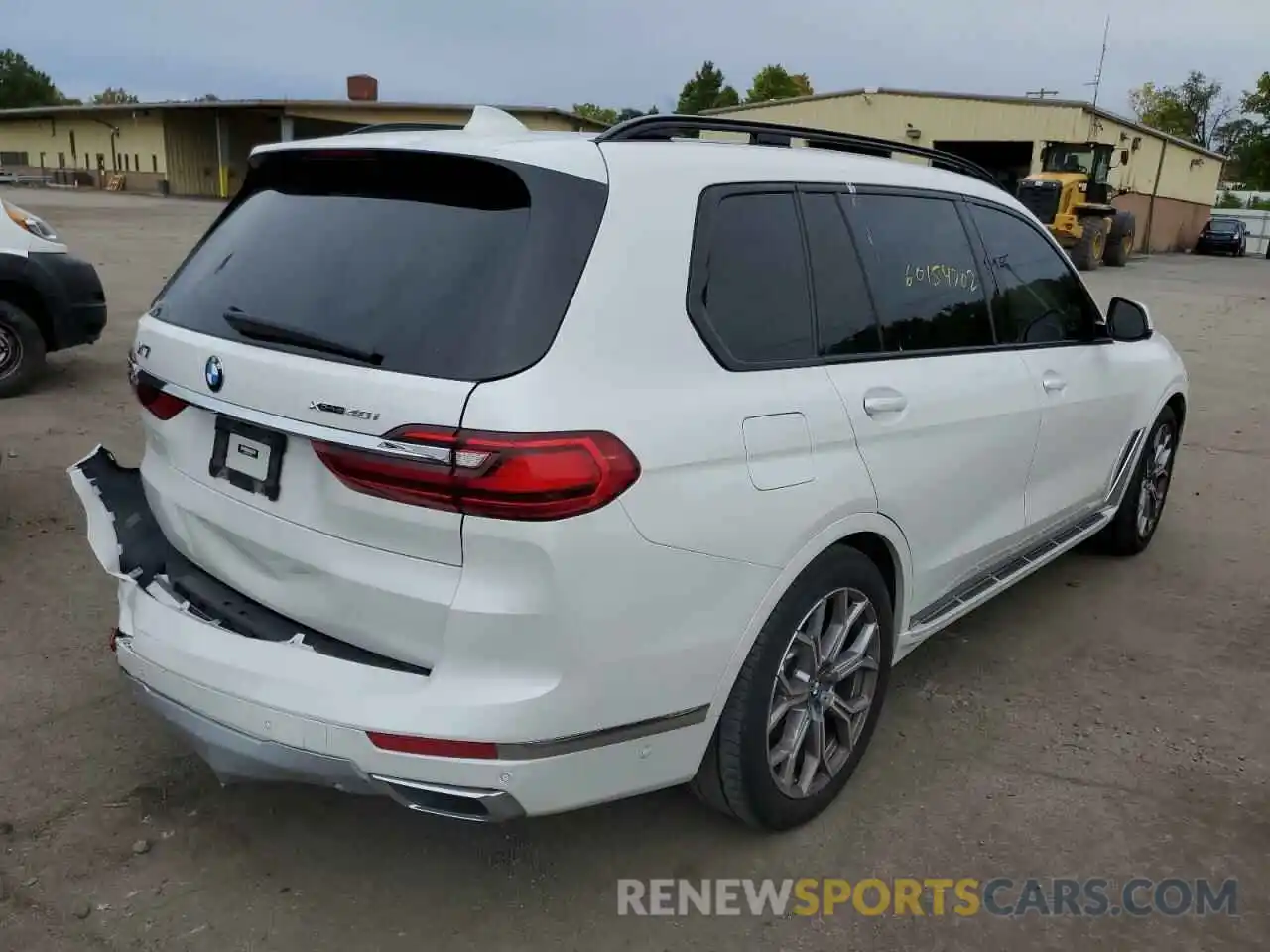 4 Photograph of a damaged car 5UXCW2C0XN9J48273 BMW X7 2022