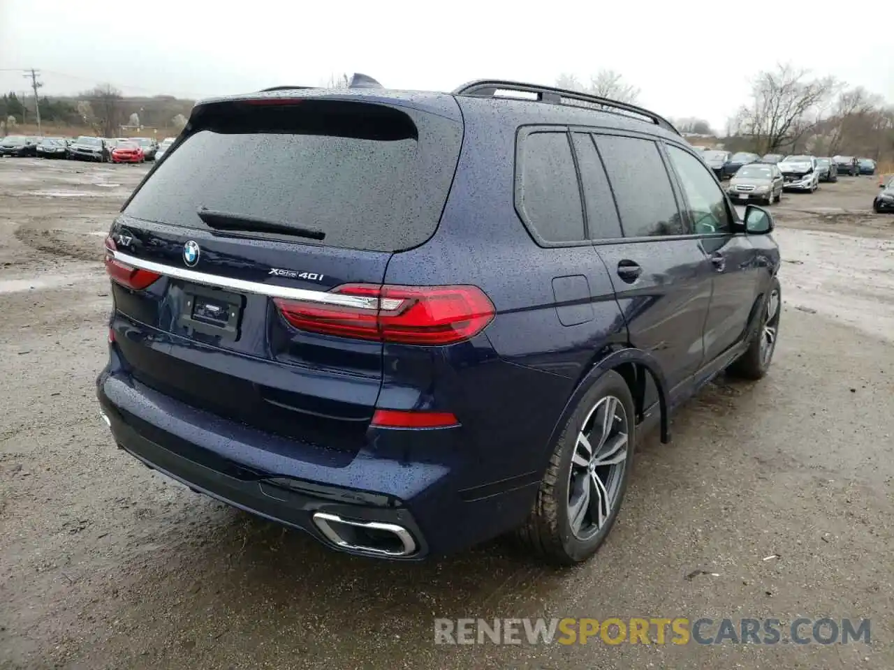 4 Photograph of a damaged car 5UXCW2C0XN9L38798 BMW X7 2022