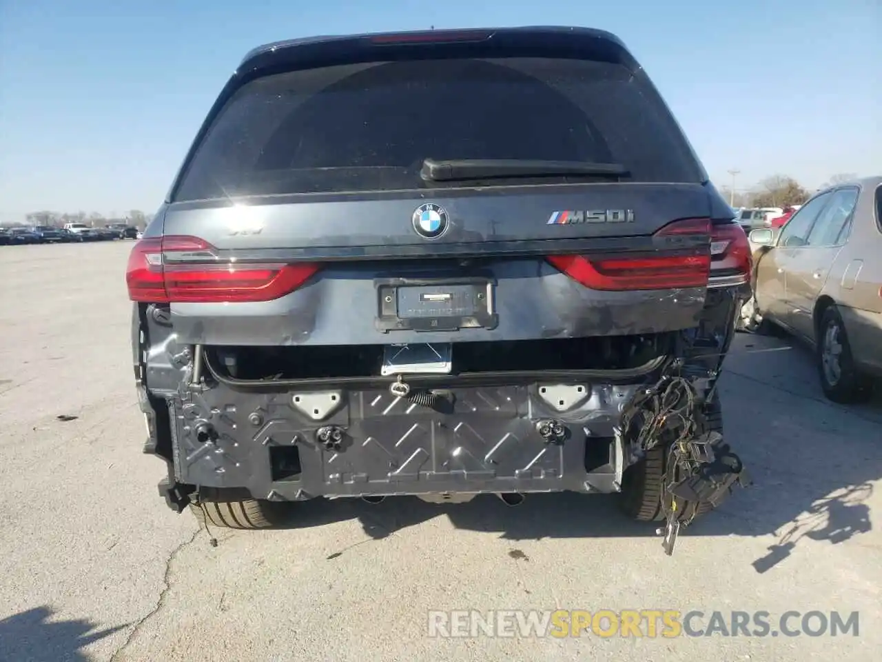 9 Photograph of a damaged car 5UXCX6C02N9K36108 BMW X7 2022