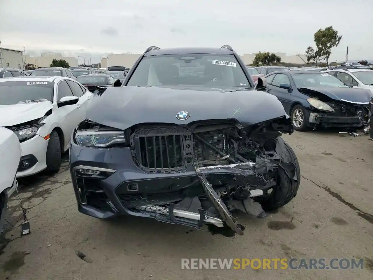 5 Photograph of a damaged car 5UXCX6C06N9K04858 BMW X7 2022