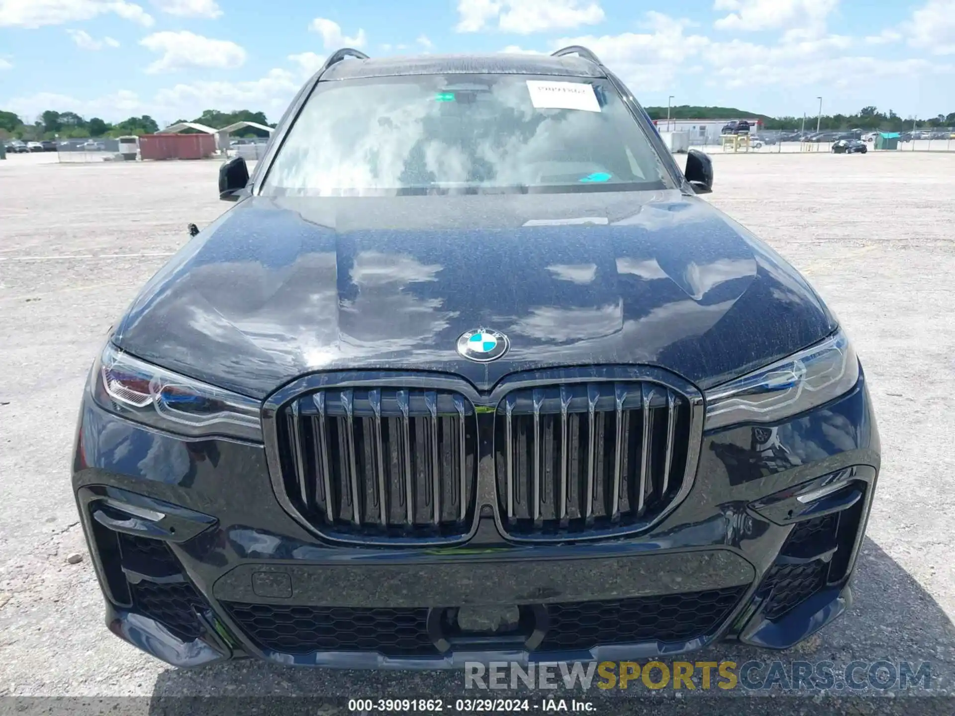 6 Photograph of a damaged car 5UXCX6C06N9K90737 BMW X7 2022