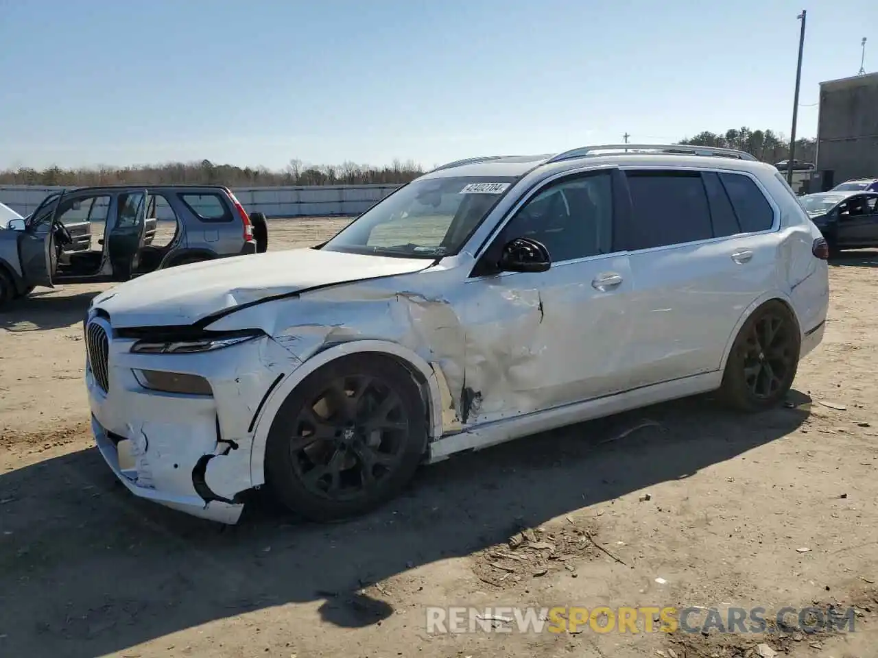 1 Photograph of a damaged car 5UX23EM00P9R61404 BMW X7 2023