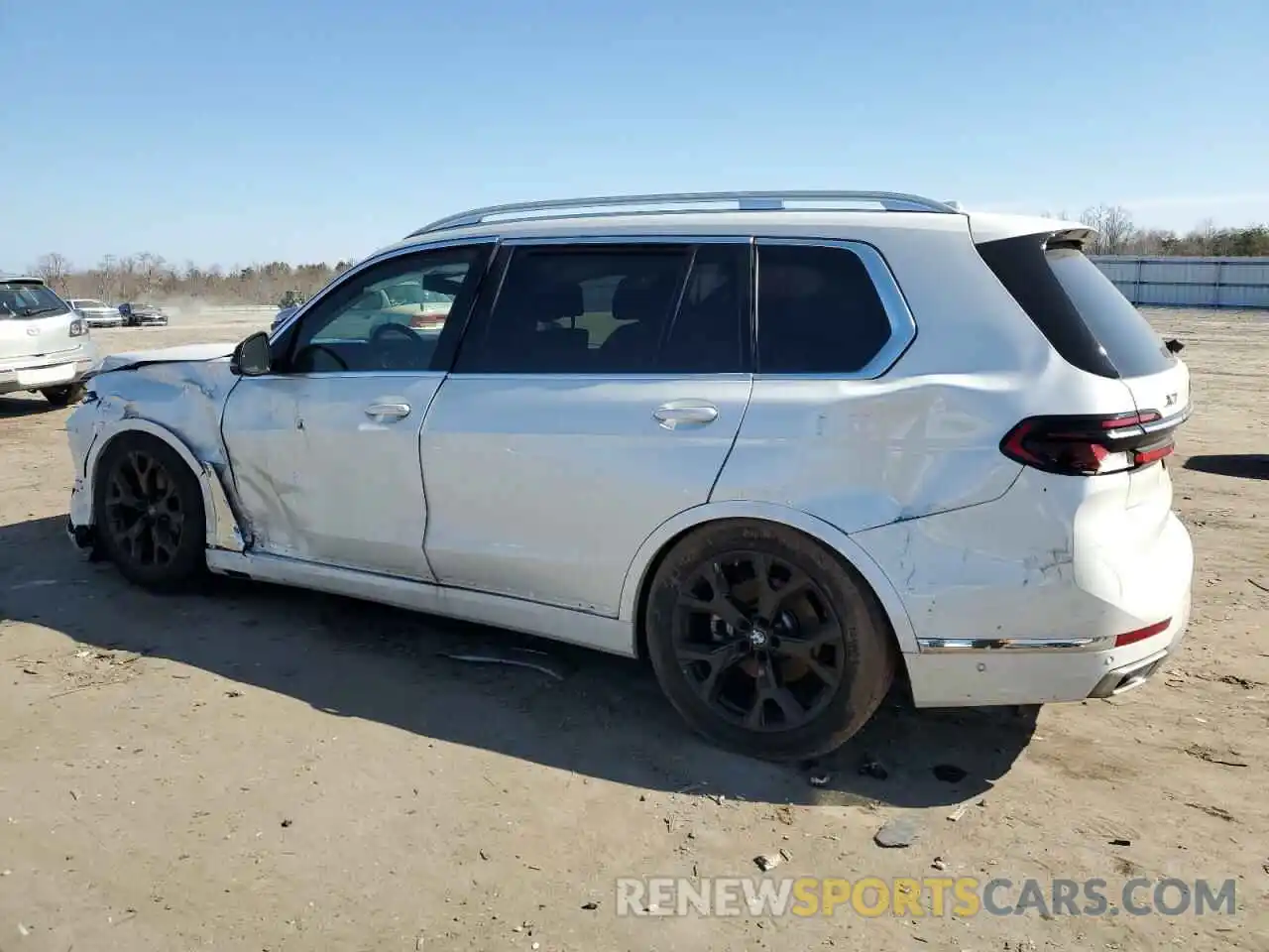 2 Photograph of a damaged car 5UX23EM00P9R61404 BMW X7 2023