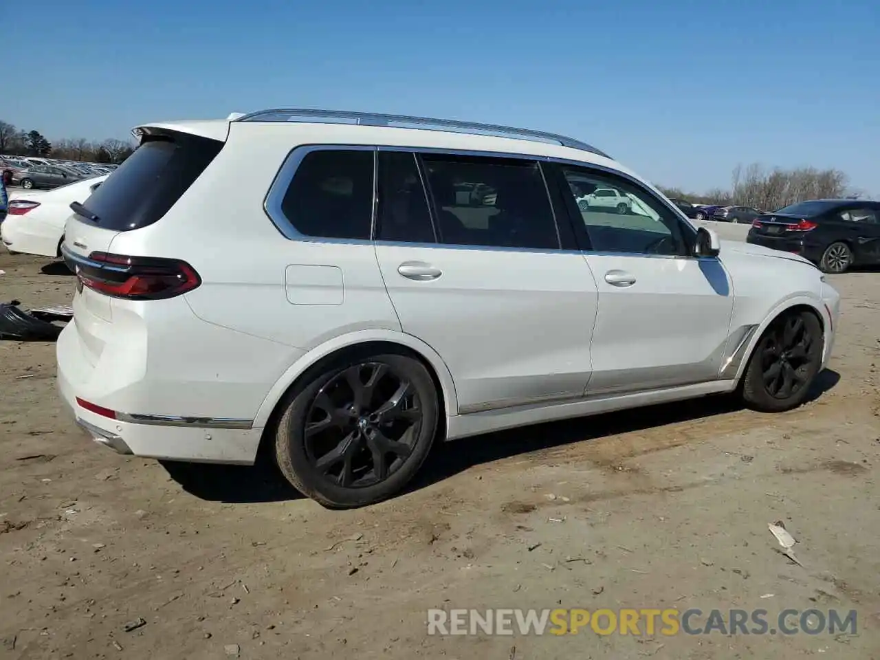 3 Photograph of a damaged car 5UX23EM00P9R61404 BMW X7 2023