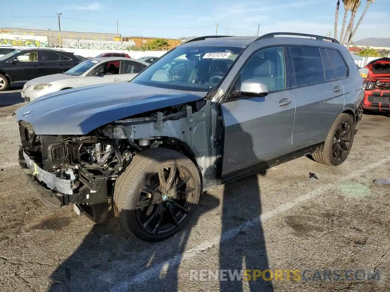 1 Photograph of a damaged car 5UX23EM07P9R30411 BMW X7 2023