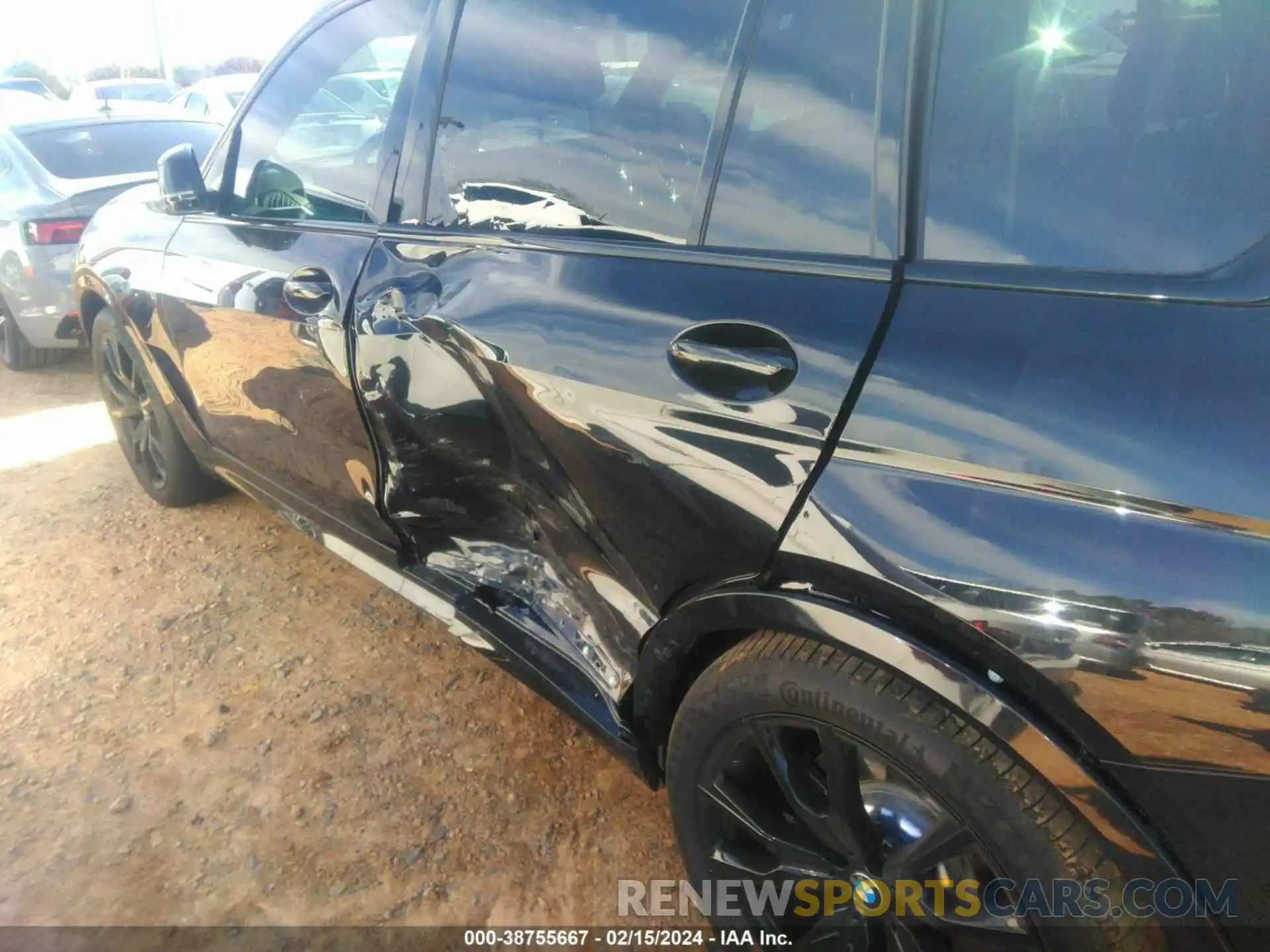 6 Photograph of a damaged car 5UX23EM04R9U24344 BMW X7 2024