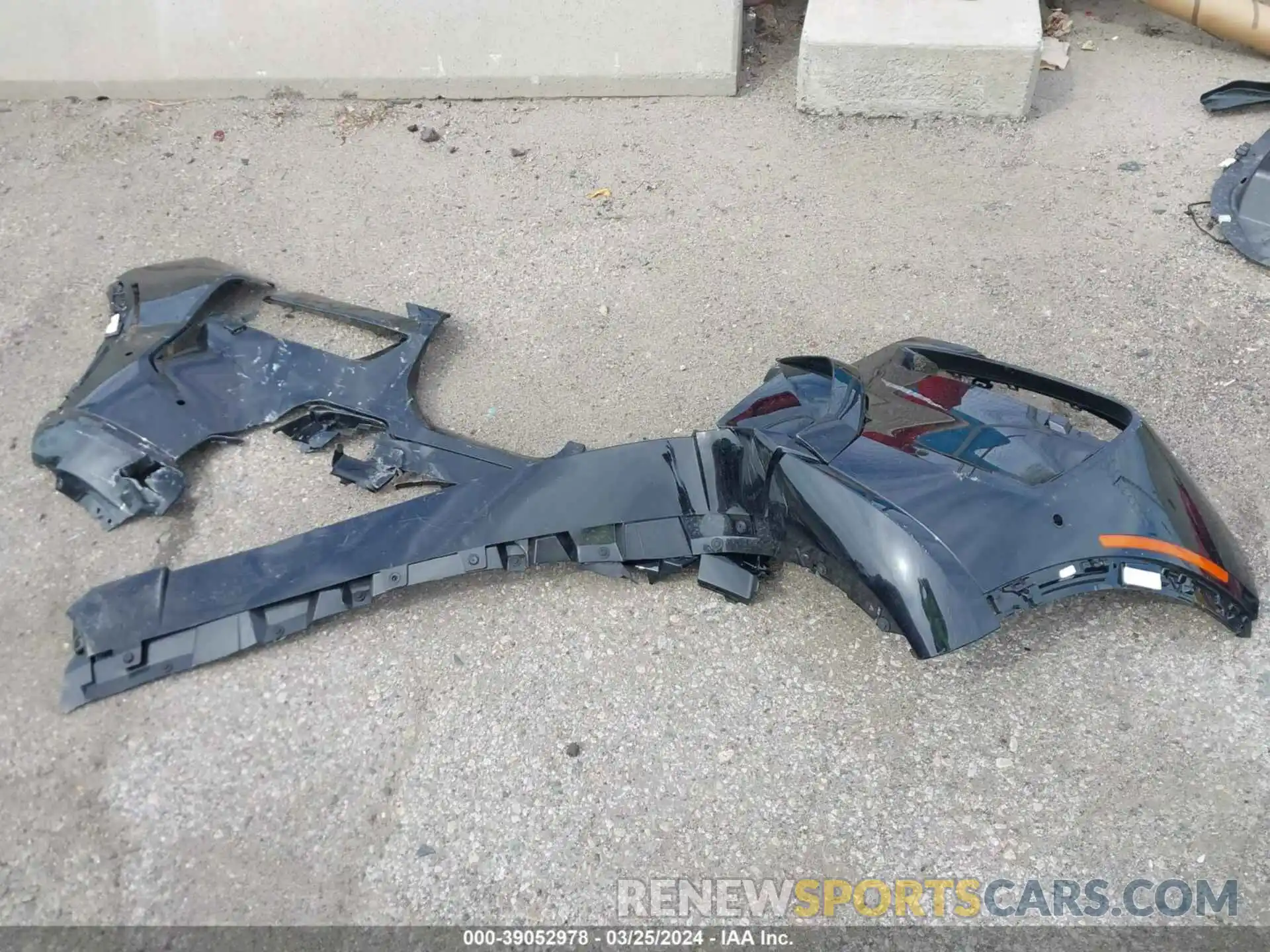 12 Photograph of a damaged car 5UX23EM07R9T80050 BMW X7 2024