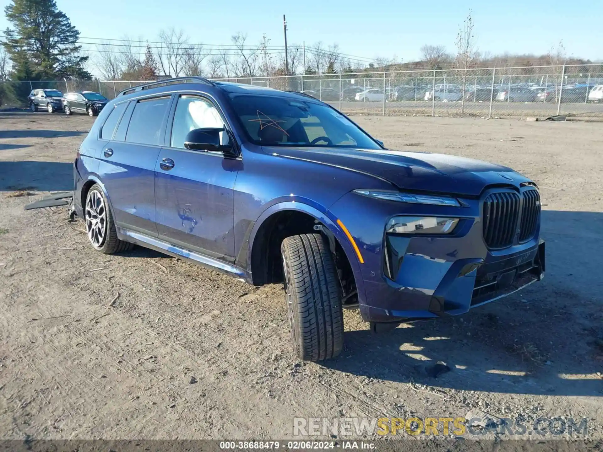 1 Photograph of a damaged car 5UX33EM00R9T18784 BMW X7 2024