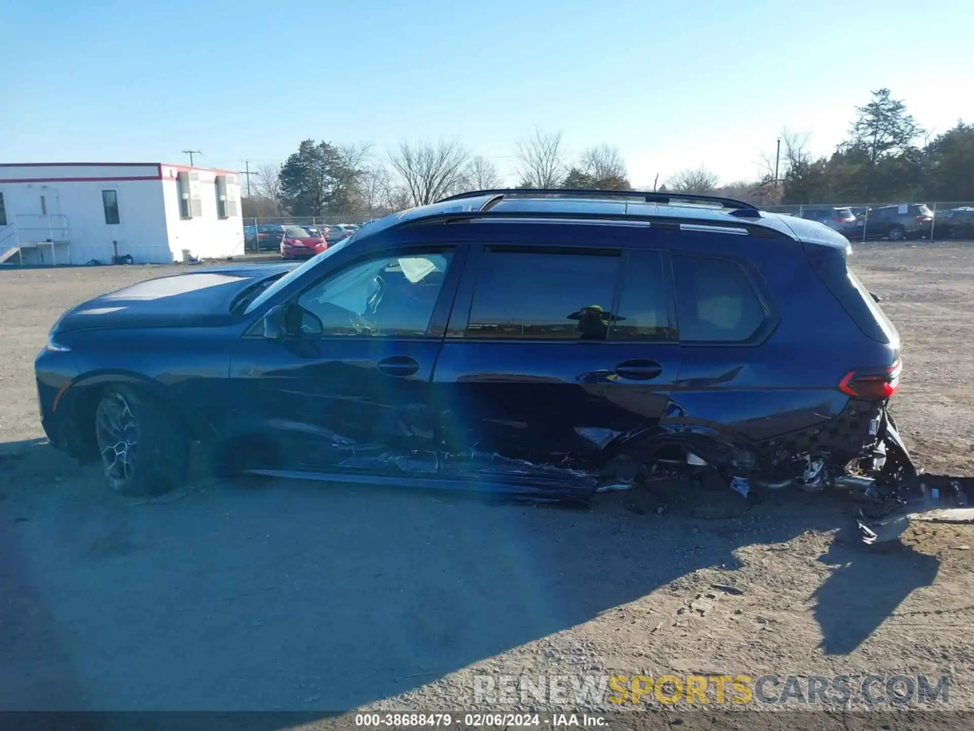 15 Photograph of a damaged car 5UX33EM00R9T18784 BMW X7 2024