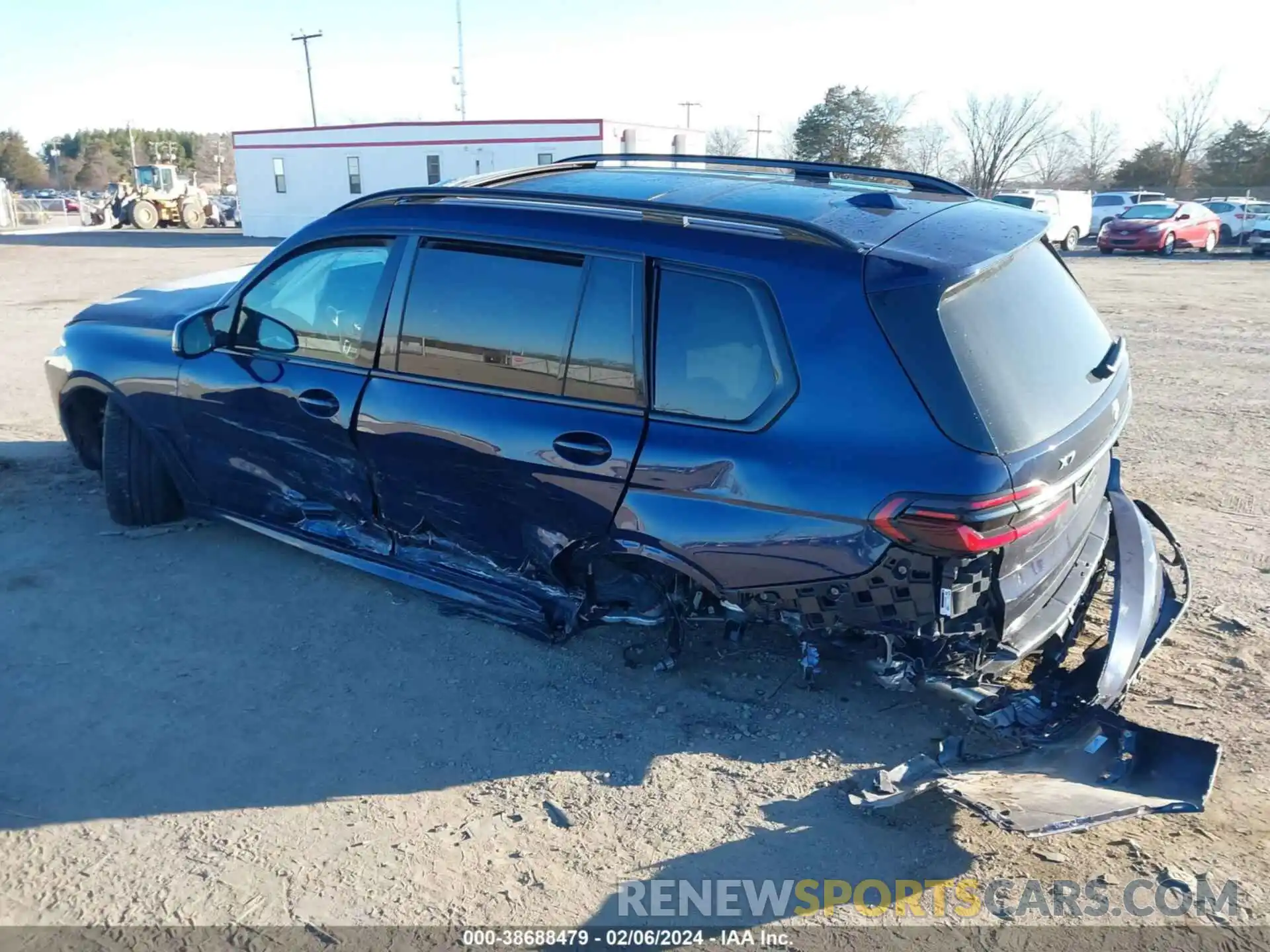 3 Photograph of a damaged car 5UX33EM00R9T18784 BMW X7 2024