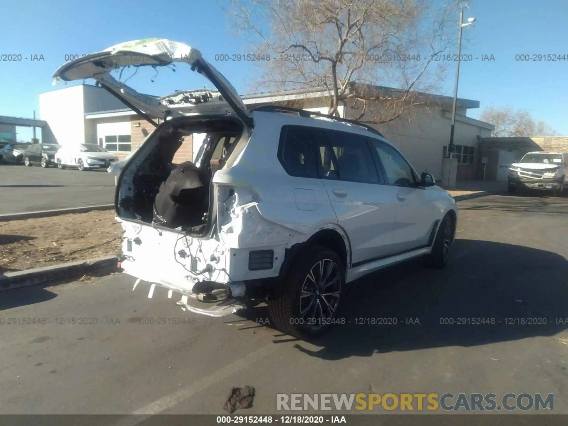 4 Photograph of a damaged car 5UXCW2C01M9D83999 BMW X7 4D 4WD XDRIVE 40 2021