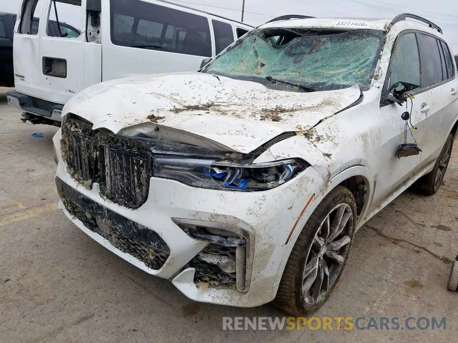 9 Photograph of a damaged car 5UXCX6C07LLE35951 BMW X7 M50I 2020