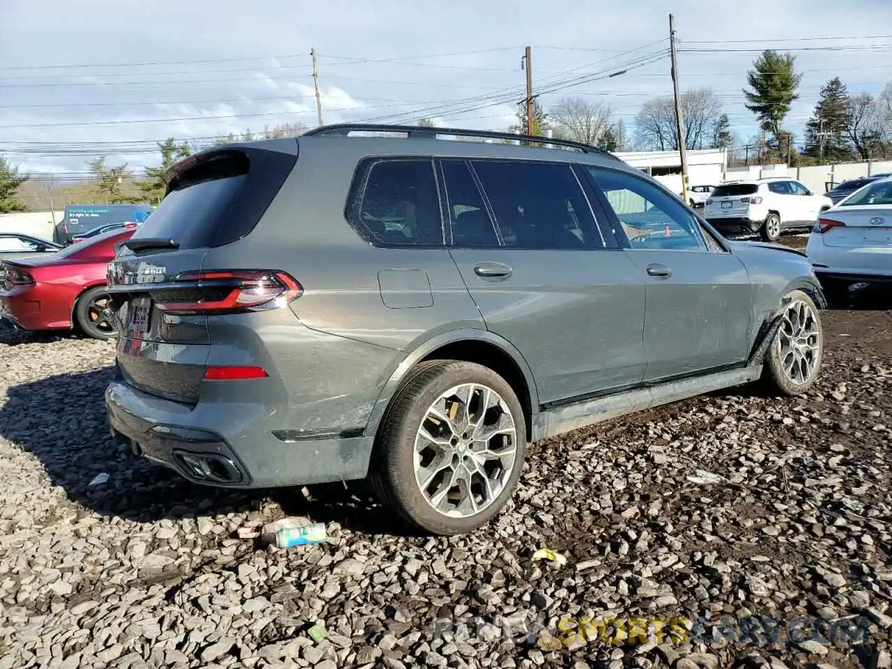 3 Photograph of a damaged car 5UX33EM05R9T83226 BMW X7 M60I 2024