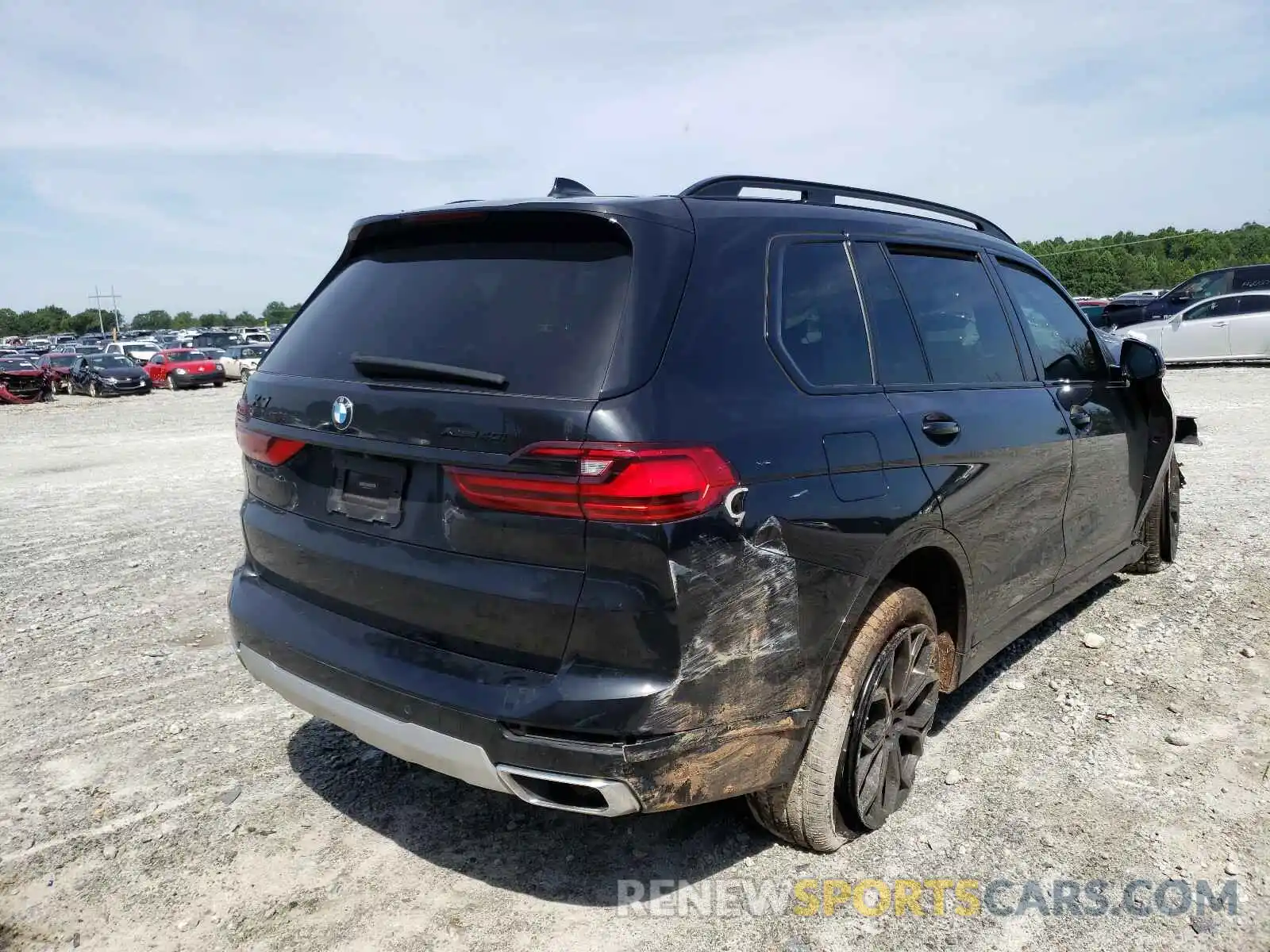 4 Photograph of a damaged car 5UXCW2C56KLB44363 BMW X7 XDRIVE4 2019