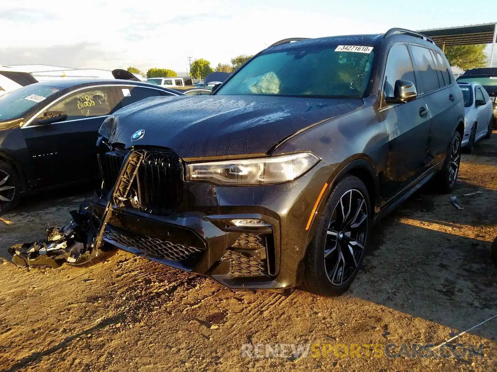 2 Photograph of a damaged car 5UXCW2C57KL088690 BMW X7 XDRIVE4 2019
