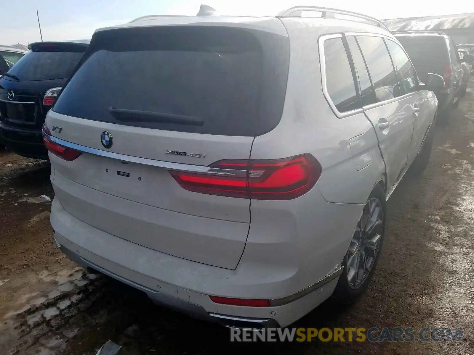 4 Photograph of a damaged car 5UXCW2C04L9B03054 BMW X7 XDRIVE4 2020