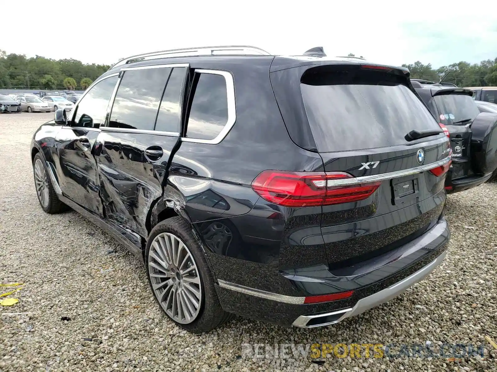 3 Photograph of a damaged car 5UXCW2C04L9B59303 BMW X7 XDRIVE4 2020