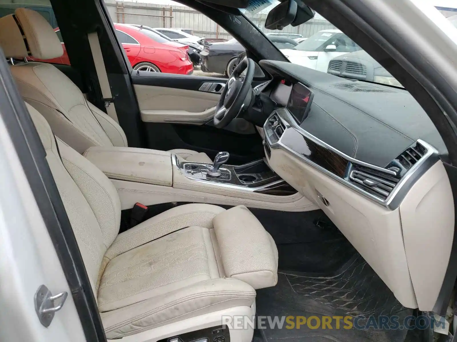 5 Photograph of a damaged car 5UXCX4C52KLS36687 BMW X7 XDRIVE5 2019