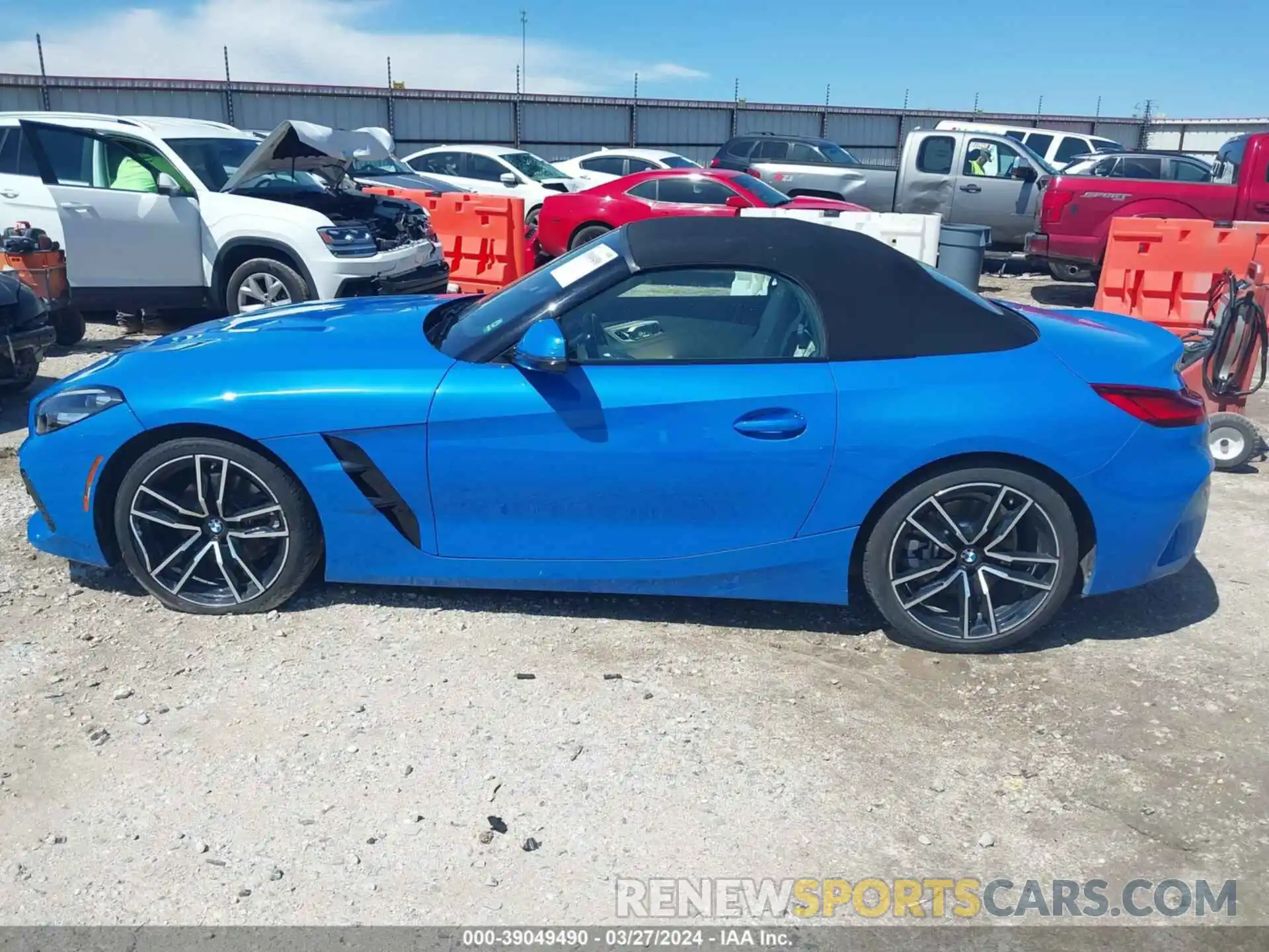 14 Photograph of a damaged car WBAHF3C52KWW22459 BMW Z4 2019