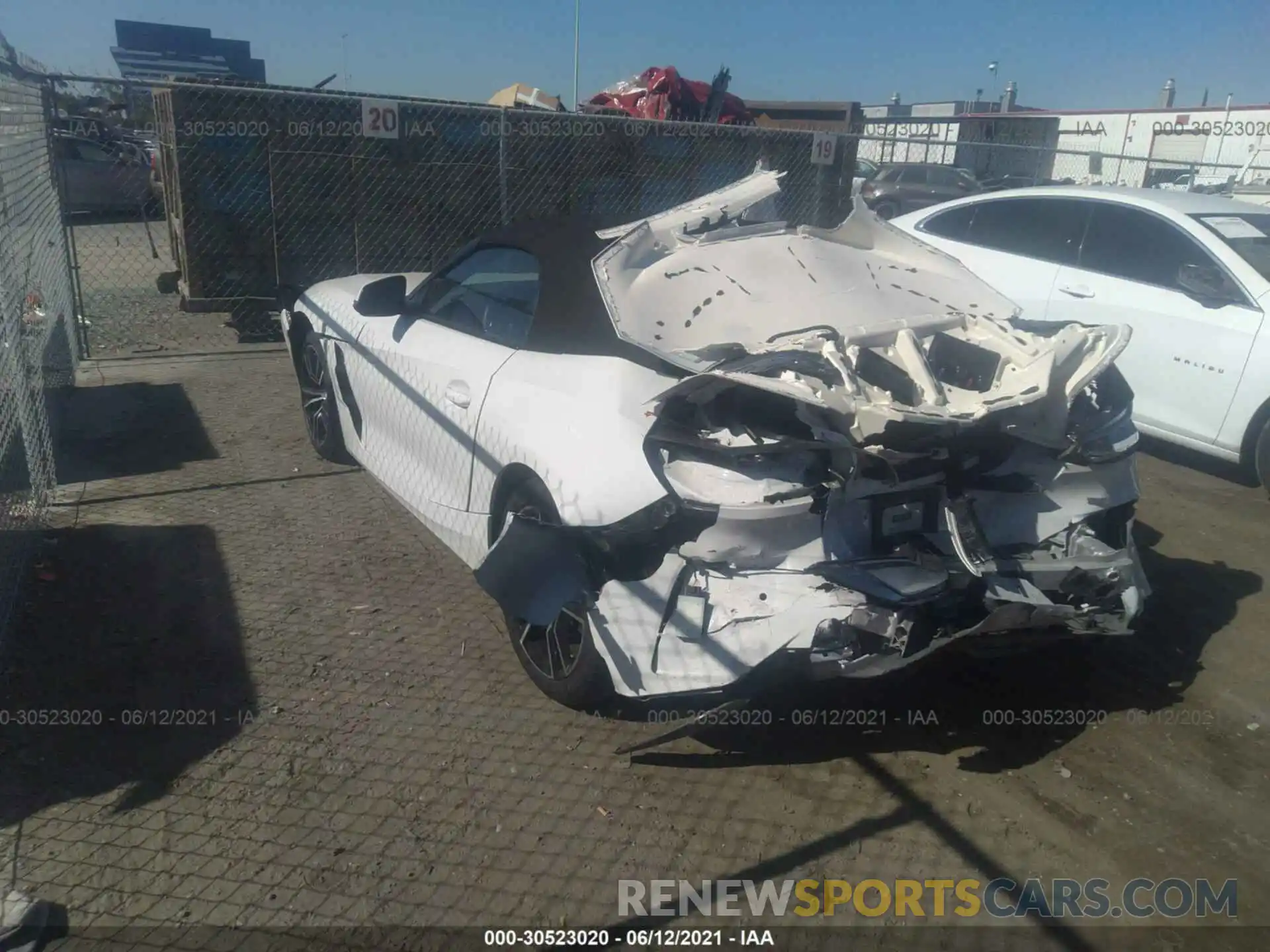 3 Photograph of a damaged car WBAHF3C53KWW16377 BMW Z4 2019