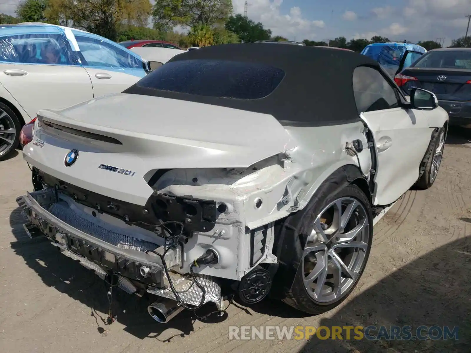 4 Photograph of a damaged car WBAHF3C58KWW37936 BMW Z4 2019