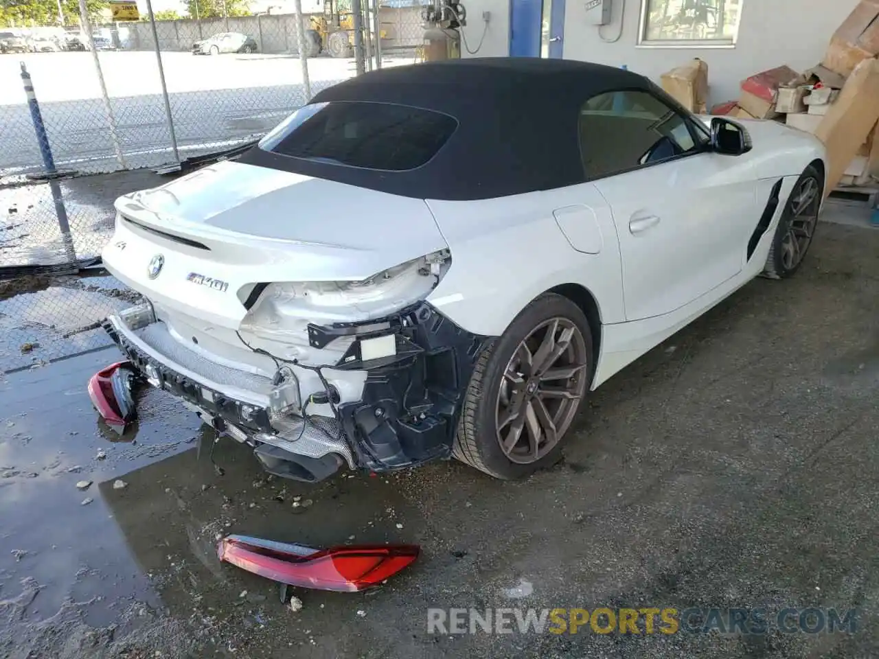 4 Photograph of a damaged car WBAHF9C05LWW68280 BMW Z4 2020