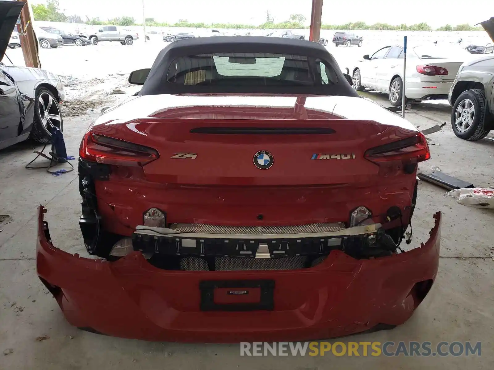 6 Photograph of a damaged car WBAHF9C06LWW39838 BMW Z4 2020