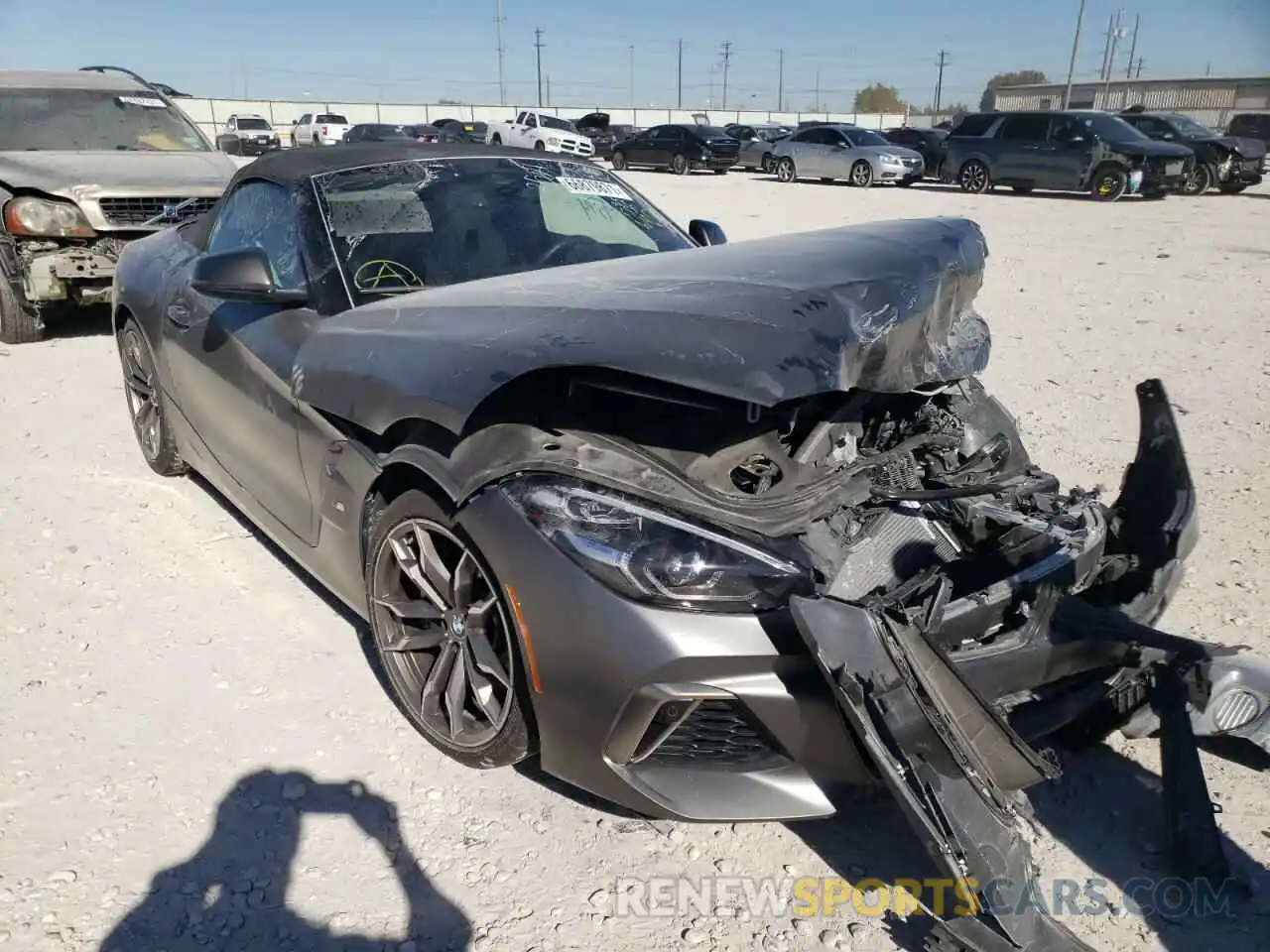 1 Photograph of a damaged car WBAHF9C0XLWW40572 BMW Z4 2020