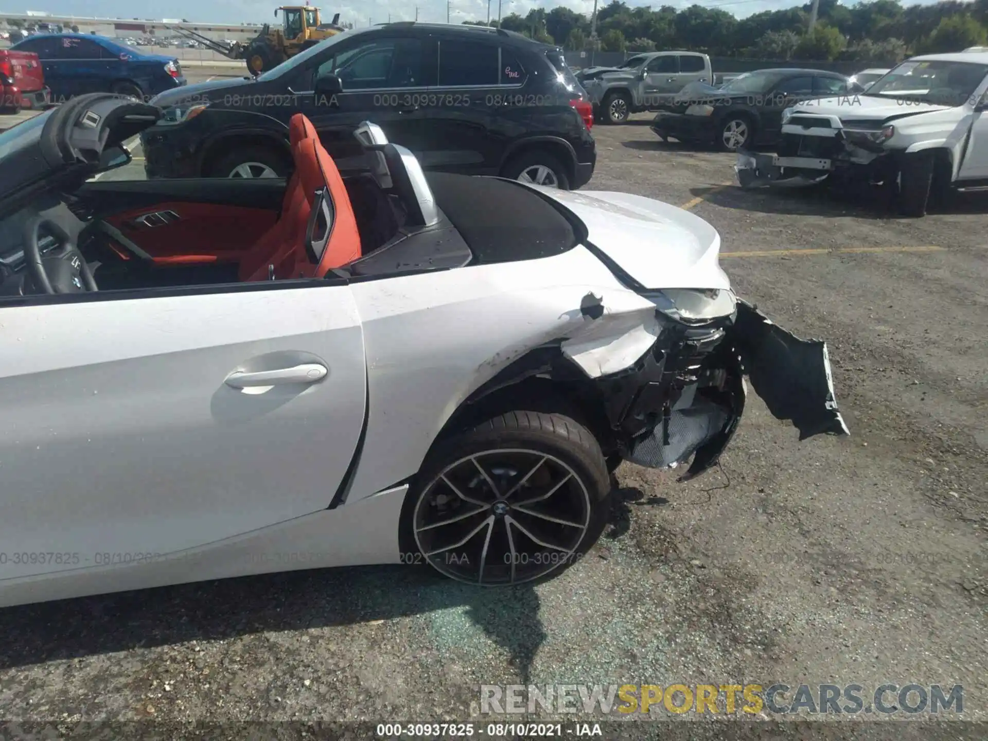 6 Photograph of a damaged car WBAHF3C07MWX30891 BMW Z4 2021