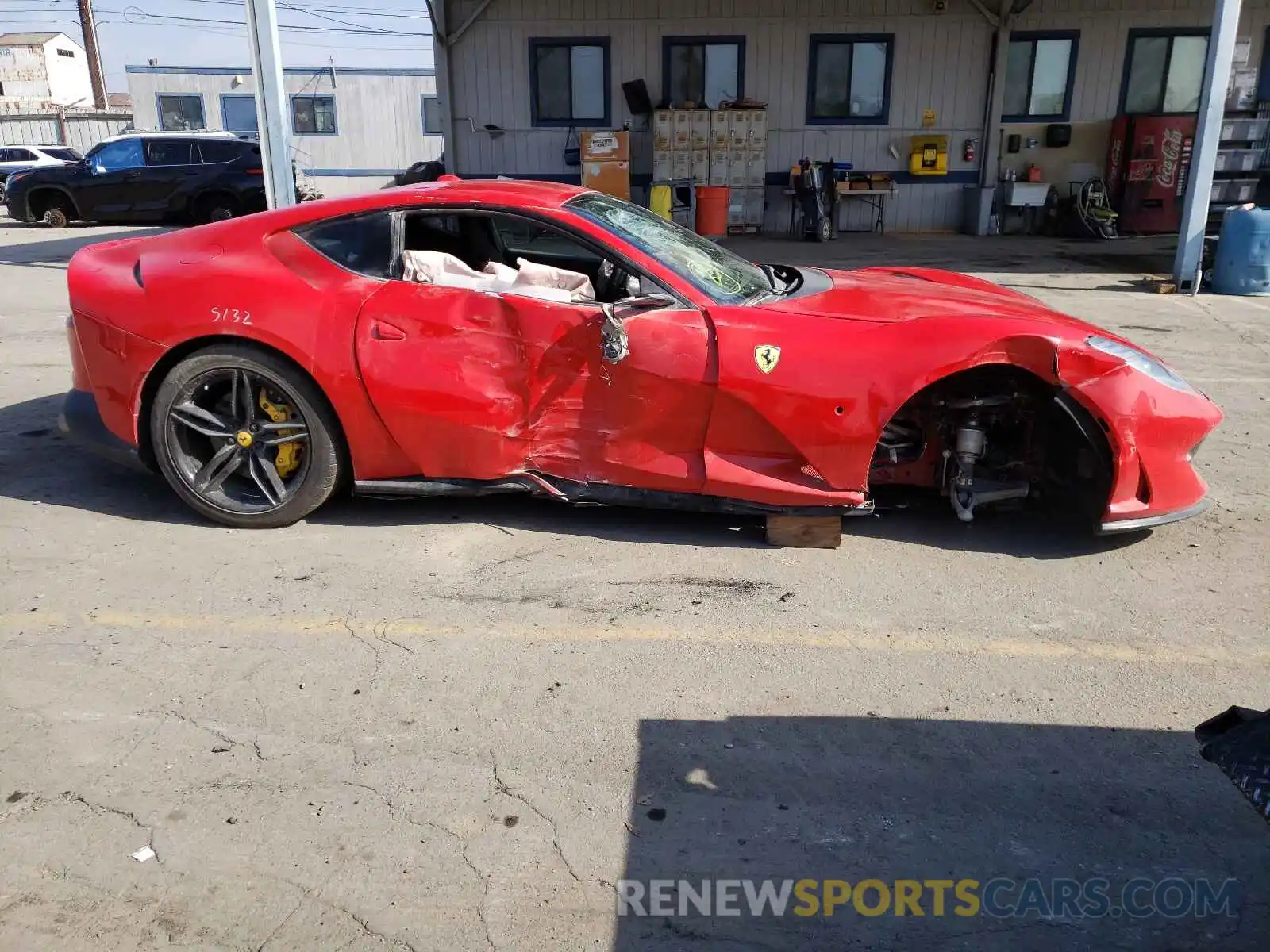 9 Photograph of a damaged car ZFF83CLA3K0238705 FERRARI 812 2019