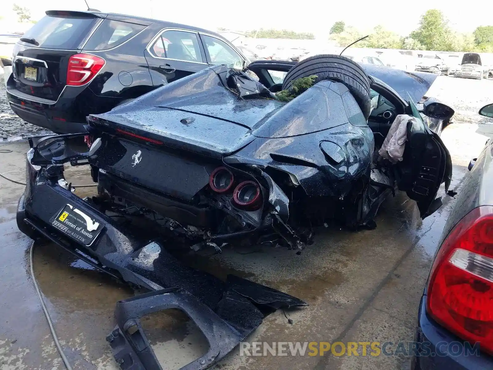 4 Photograph of a damaged car ZFF97CMA3M0264831 FERRARI 812 2021