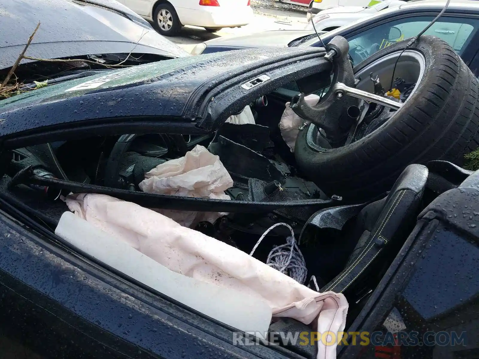 5 Photograph of a damaged car ZFF97CMA3M0264831 FERRARI 812 2021