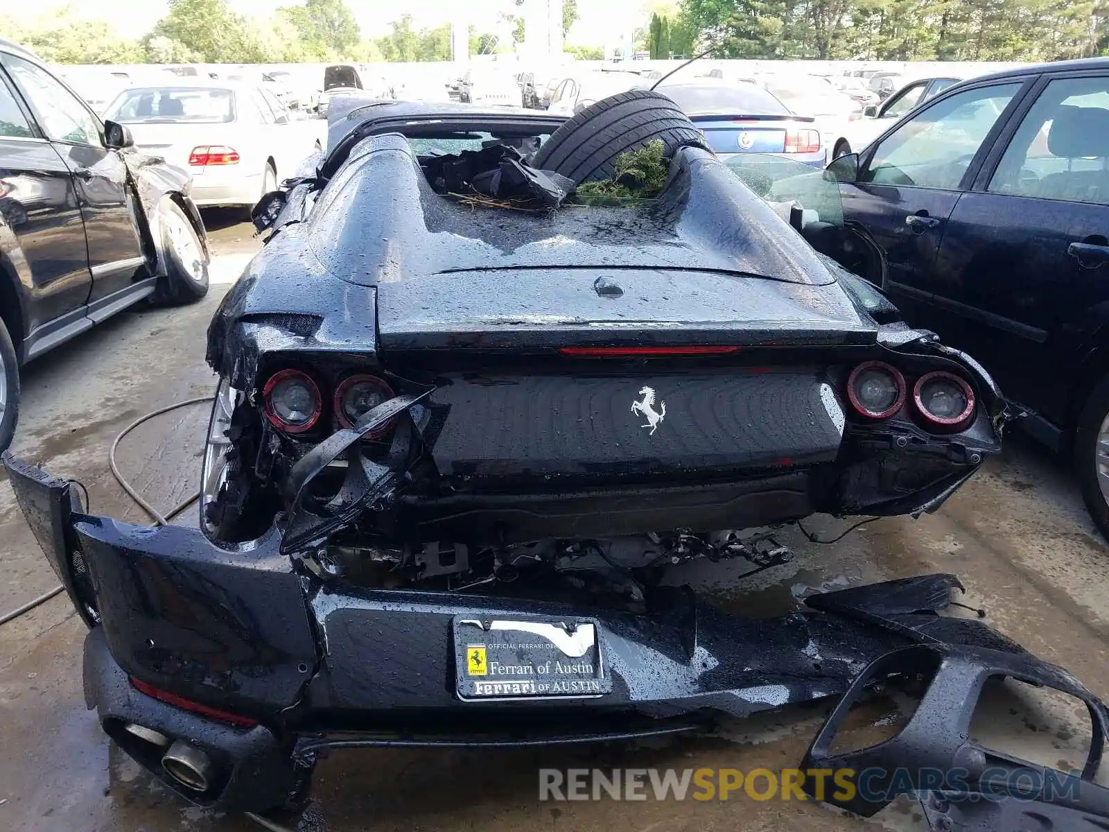 6 Photograph of a damaged car ZFF97CMA3M0264831 FERRARI 812 2021