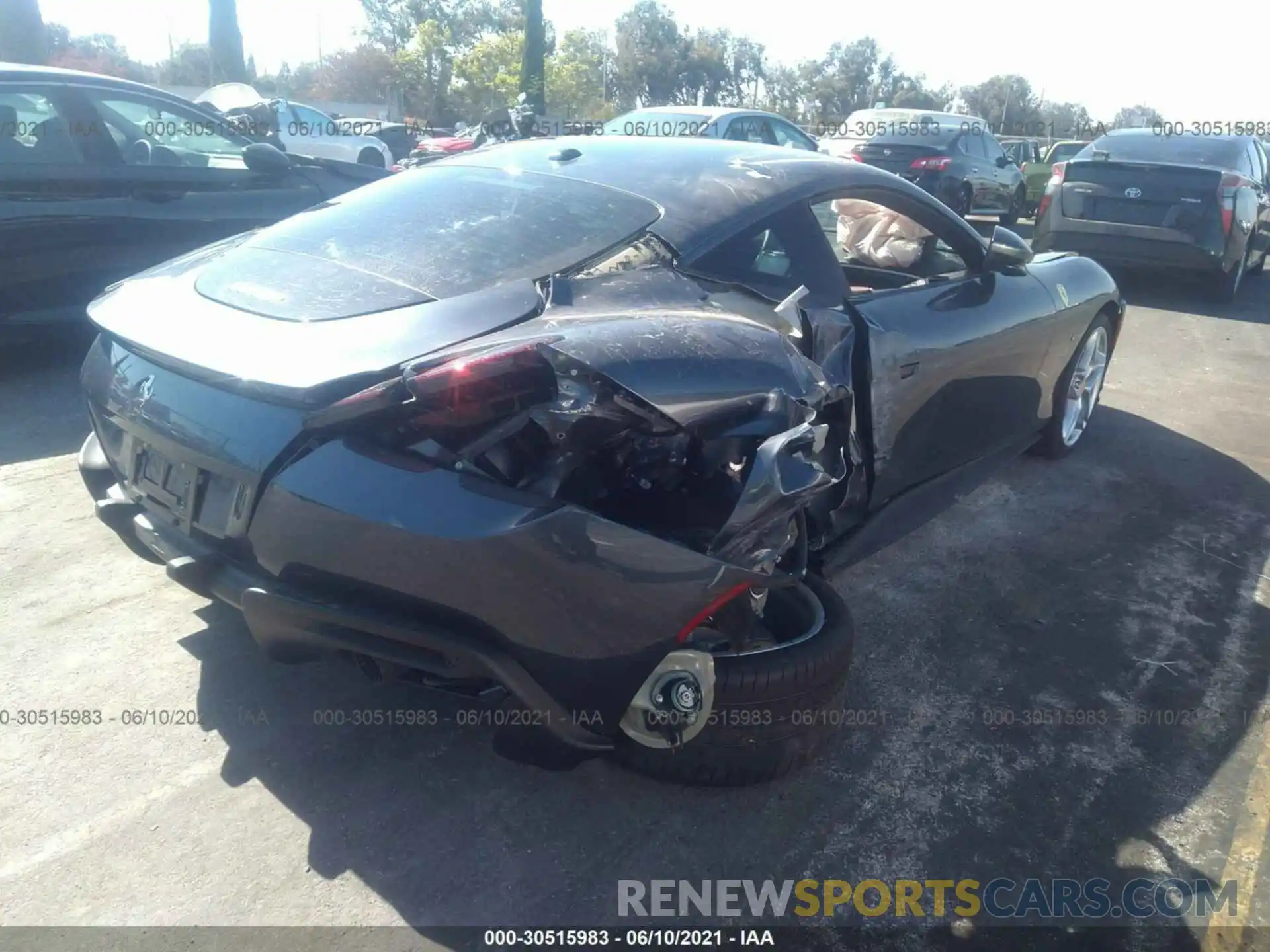 4 Photograph of a damaged car ZFF98RNA6M0265163 FERRARI ROMA 2021