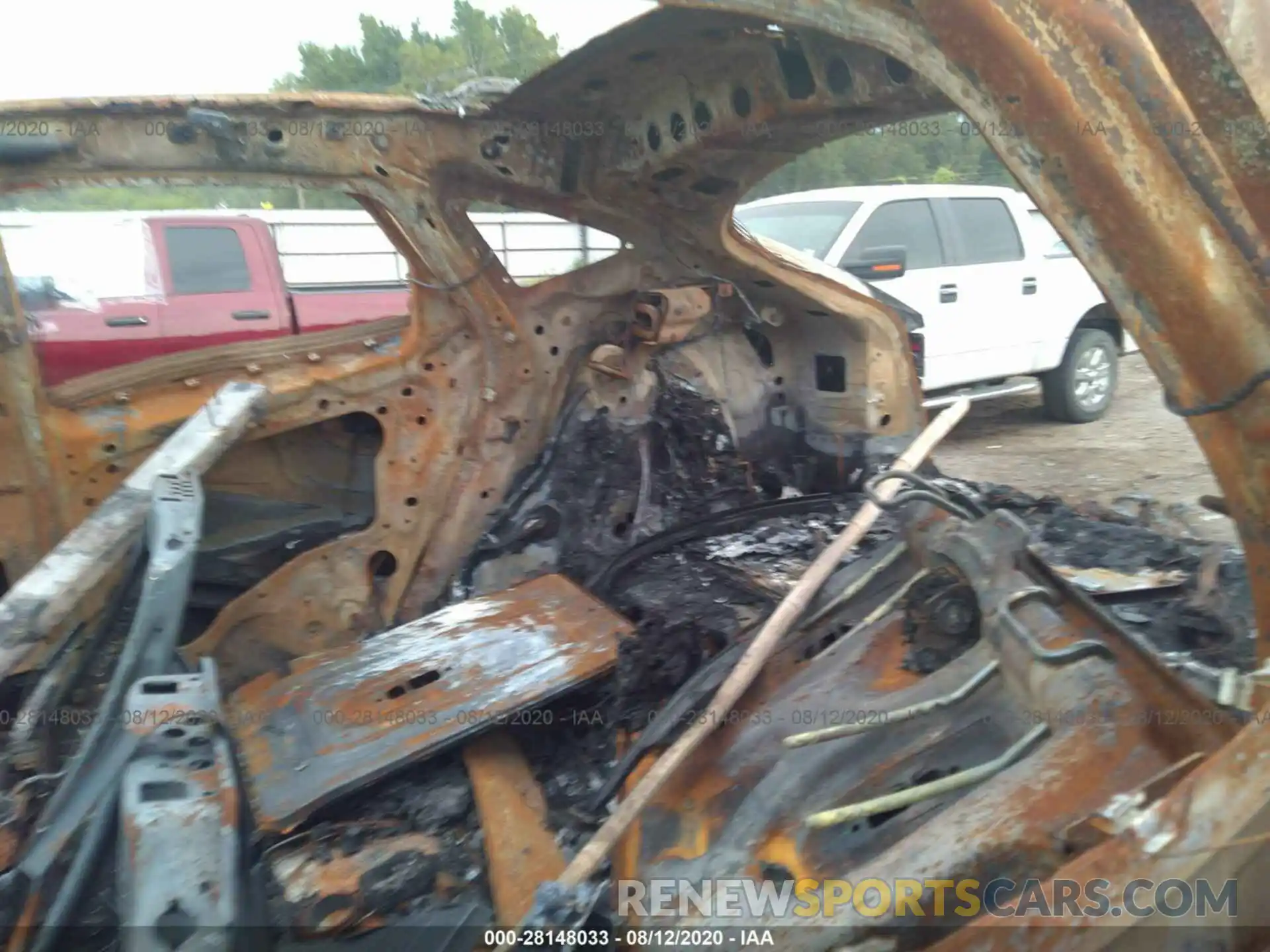8 Photograph of a damaged car SADFJ2FX0K1Z41148 JAGUAR E-PACE 2019