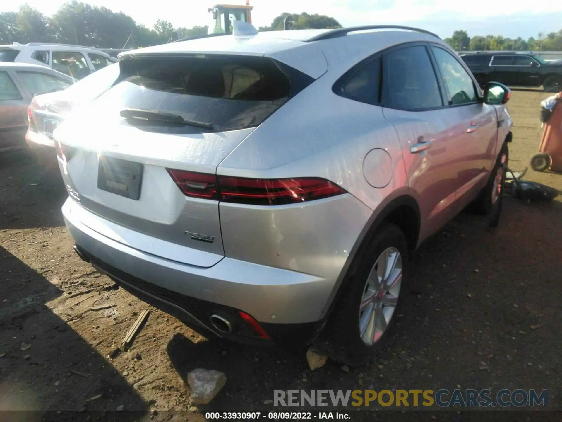 4 Photograph of a damaged car SADFJ2FX4K1Z52332 JAGUAR E-PACE 2019