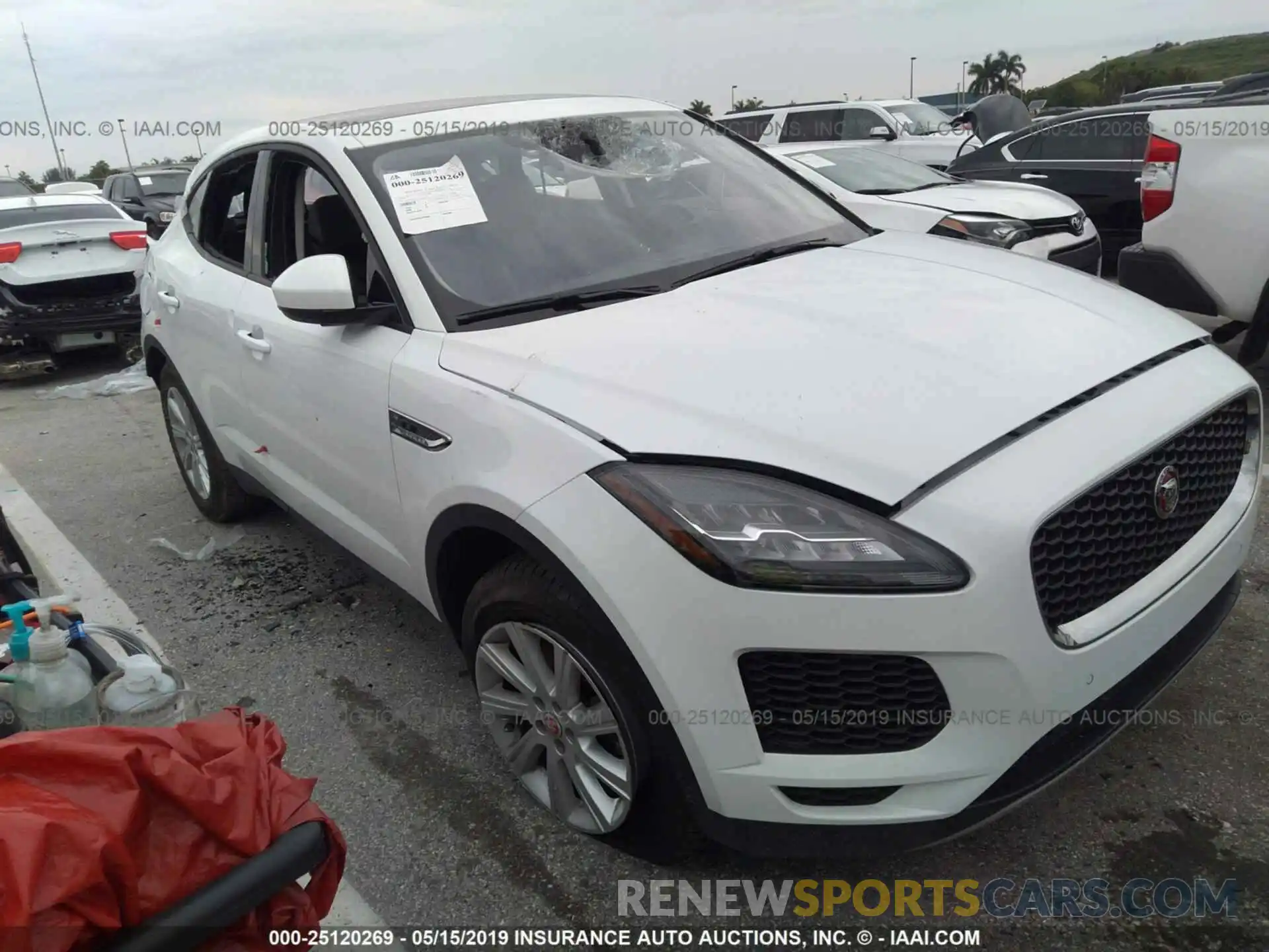 1 Фотография поврежденного автомобиля SADFJ2FX6K1Z42465 JAGUAR E-PACE 2019