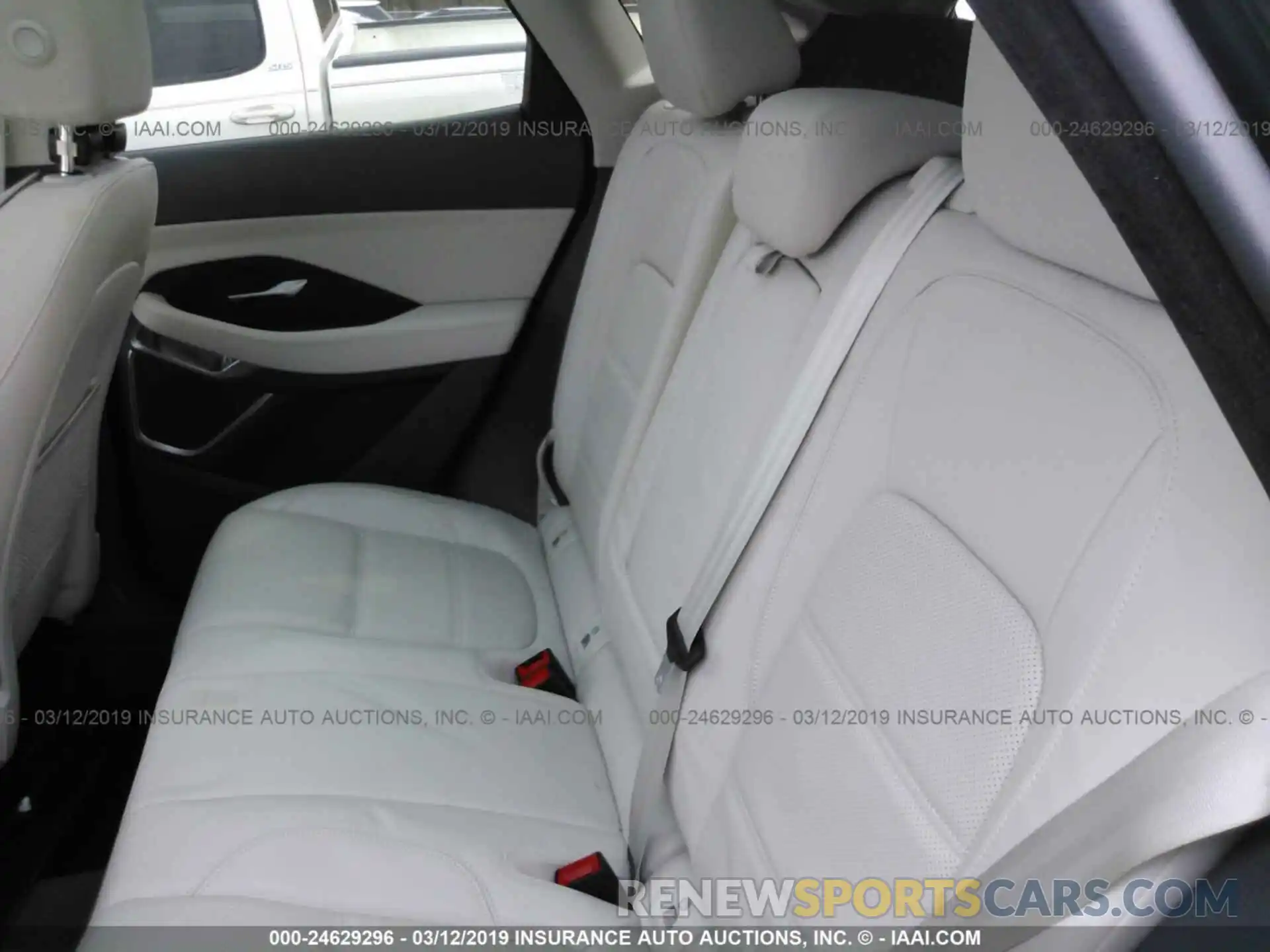 8 Photograph of a damaged car SADFJ2FX7K1Z37484 JAGUAR E-PACE 2019