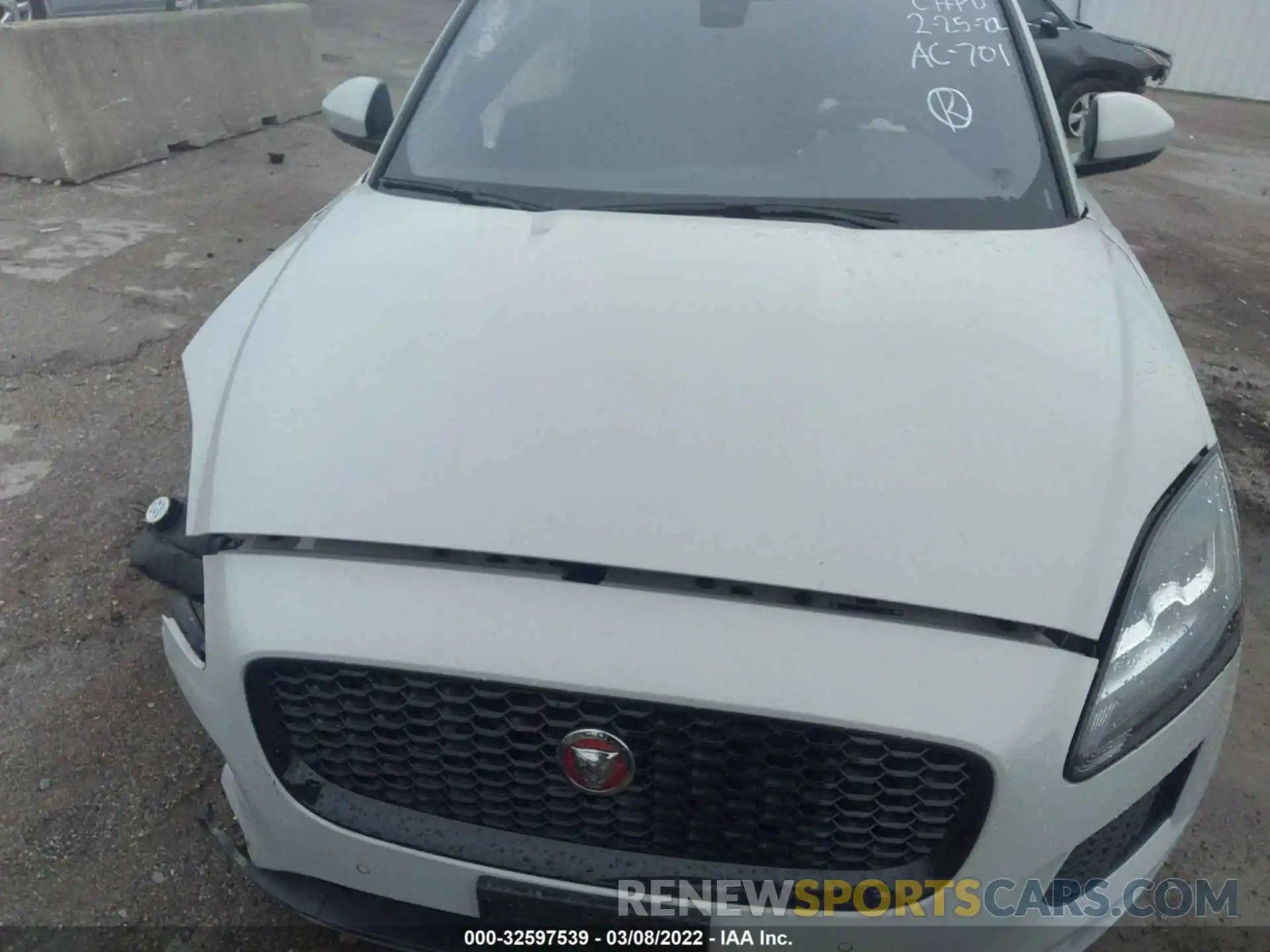 10 Photograph of a damaged car SADFJ2FX9K1Z36384 JAGUAR E-PACE 2019