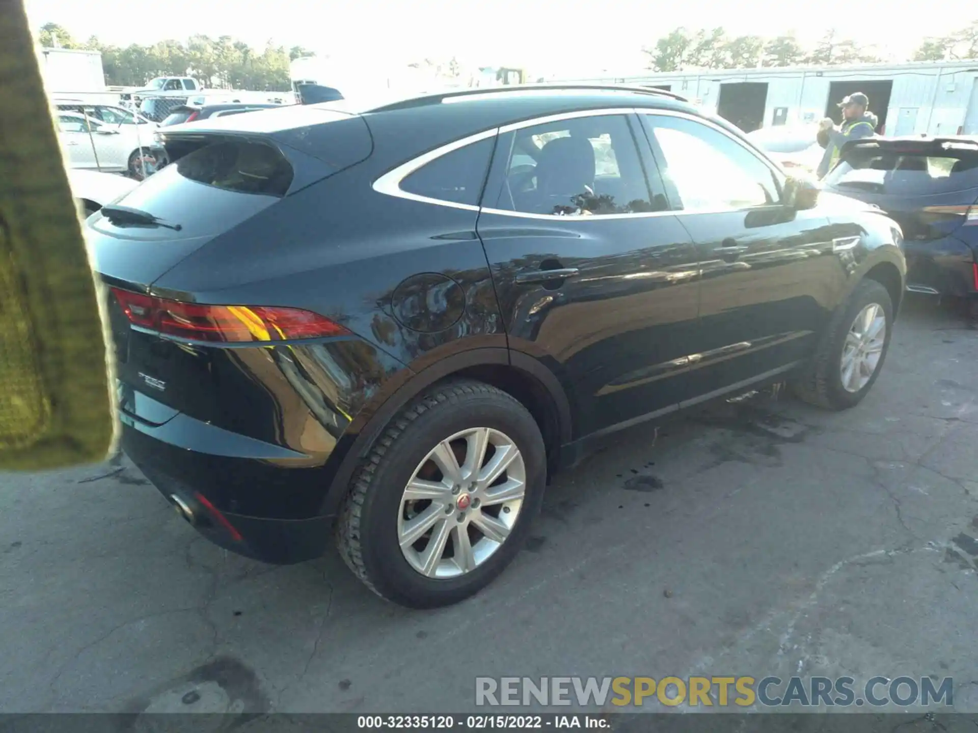 4 Photograph of a damaged car SADFJ2FX9K1Z68137 JAGUAR E-PACE 2019