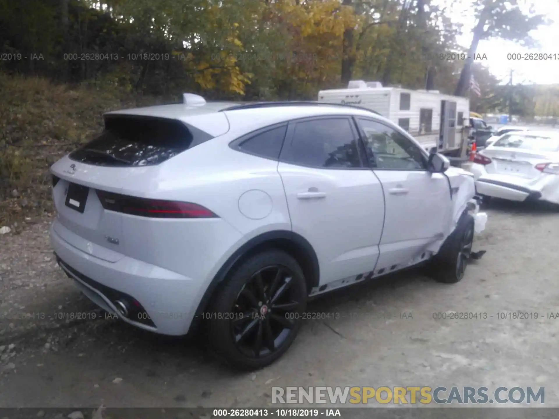 4 Photograph of a damaged car SADFL2GX8K1Z53041 JAGUAR E-PACE 2019