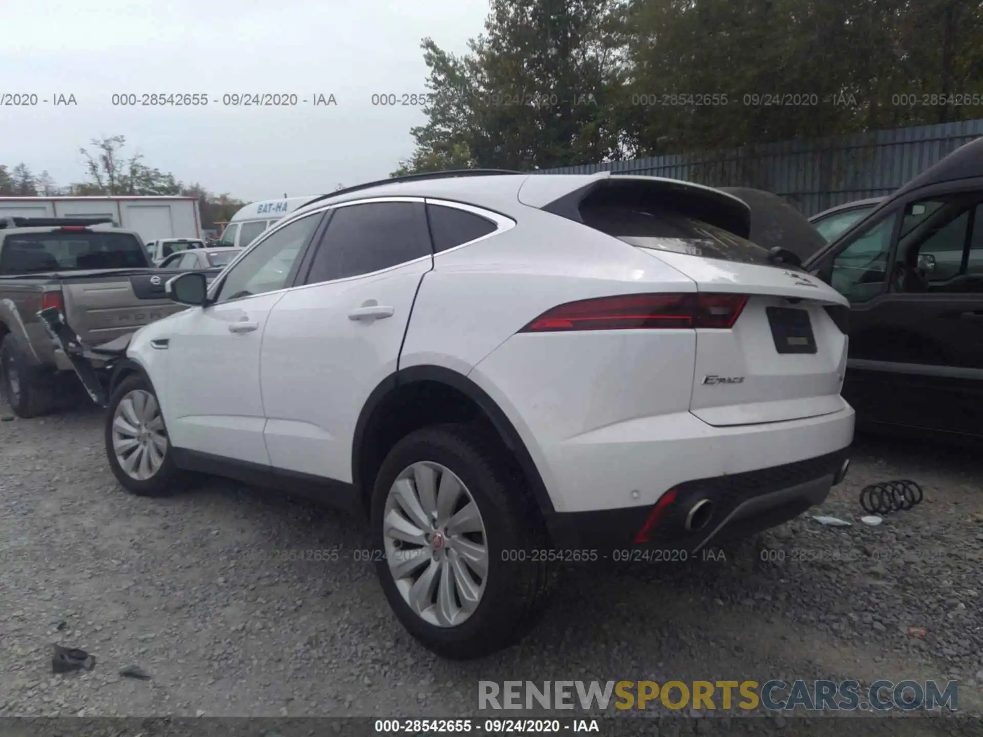 3 Фотография поврежденного автомобиля SADFP2FX2K1Z55471 JAGUAR E-PACE 2019