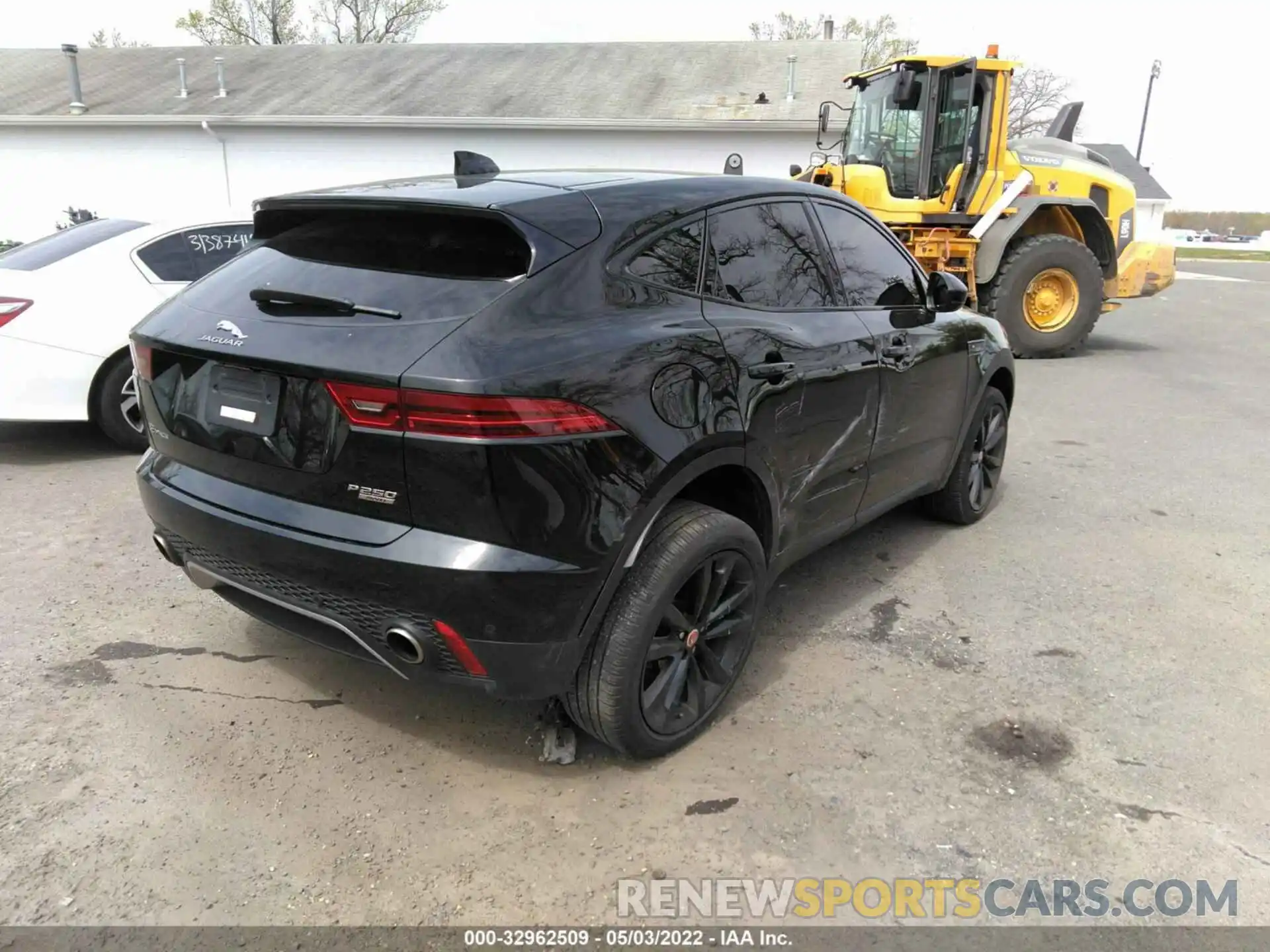 4 Photograph of a damaged car SADFP2FX7K1Z37273 JAGUAR E-PACE 2019