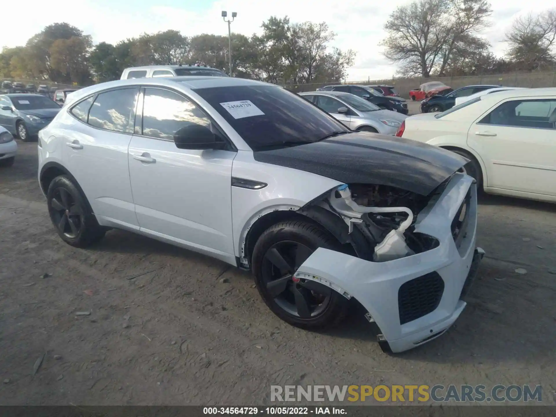 1 Photograph of a damaged car SADF12FX4L1Z80360 JAGUAR E-PACE 2020