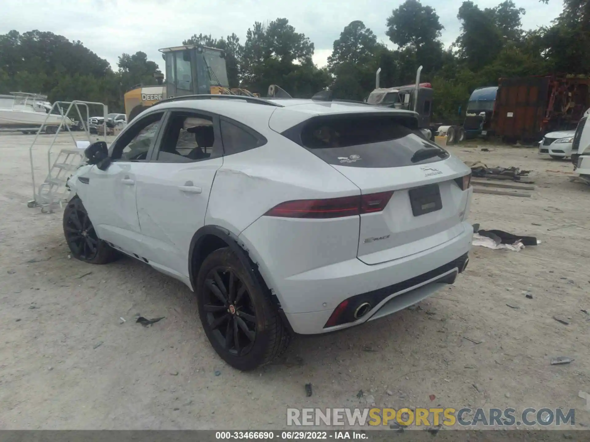 3 Photograph of a damaged car SADF12FX8L1013590 JAGUAR E-PACE 2020