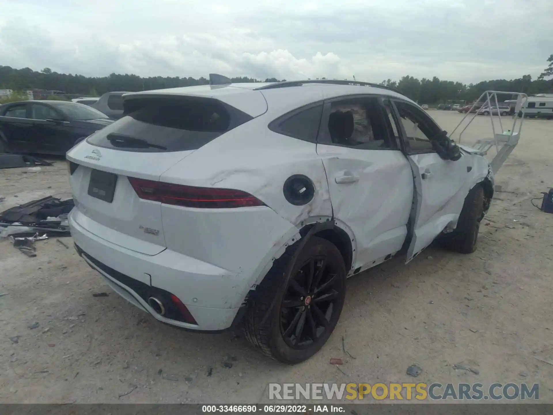 4 Photograph of a damaged car SADF12FX8L1013590 JAGUAR E-PACE 2020