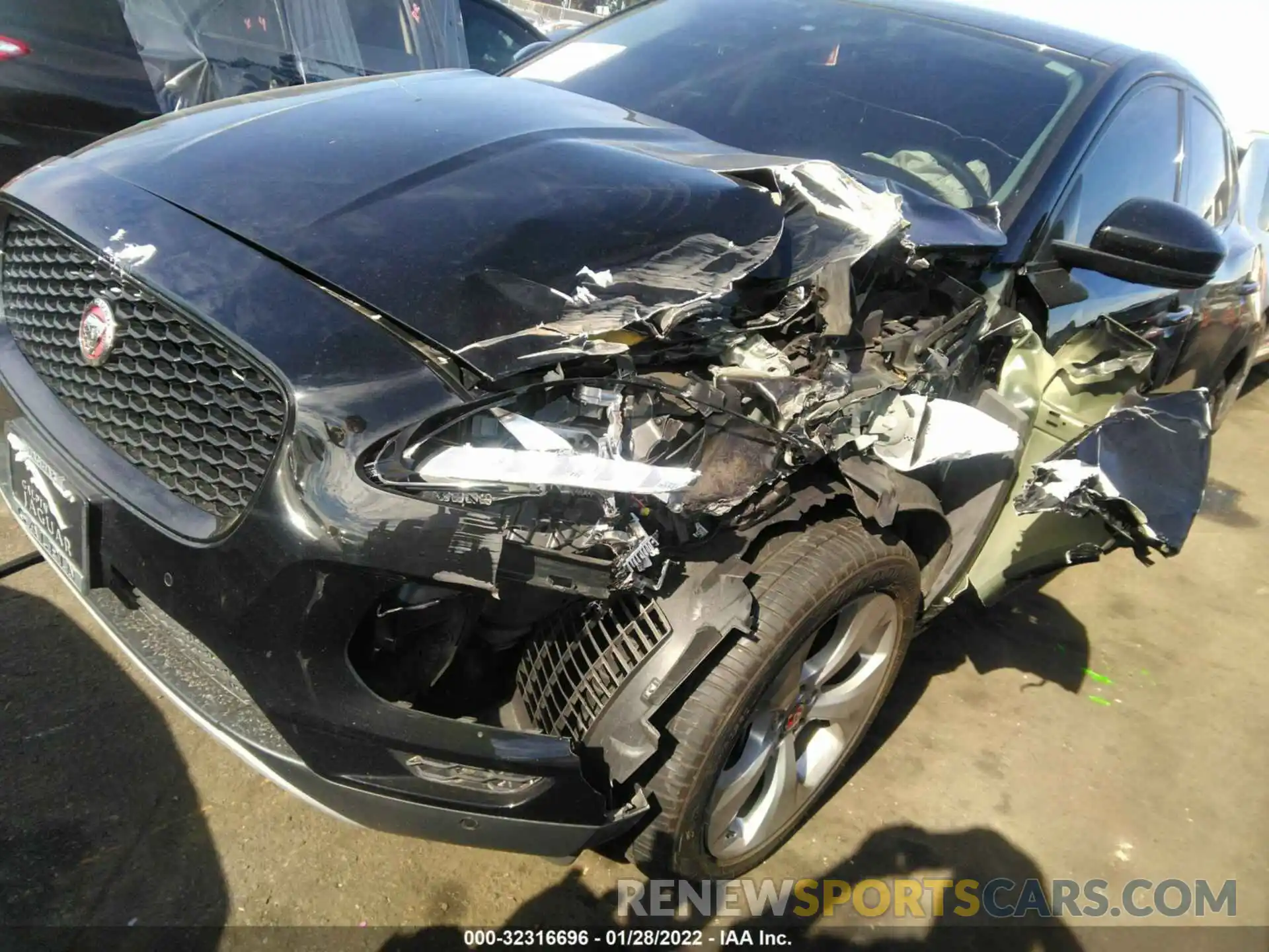 6 Photograph of a damaged car SADFK2FX3L1006429 JAGUAR E-PACE 2020